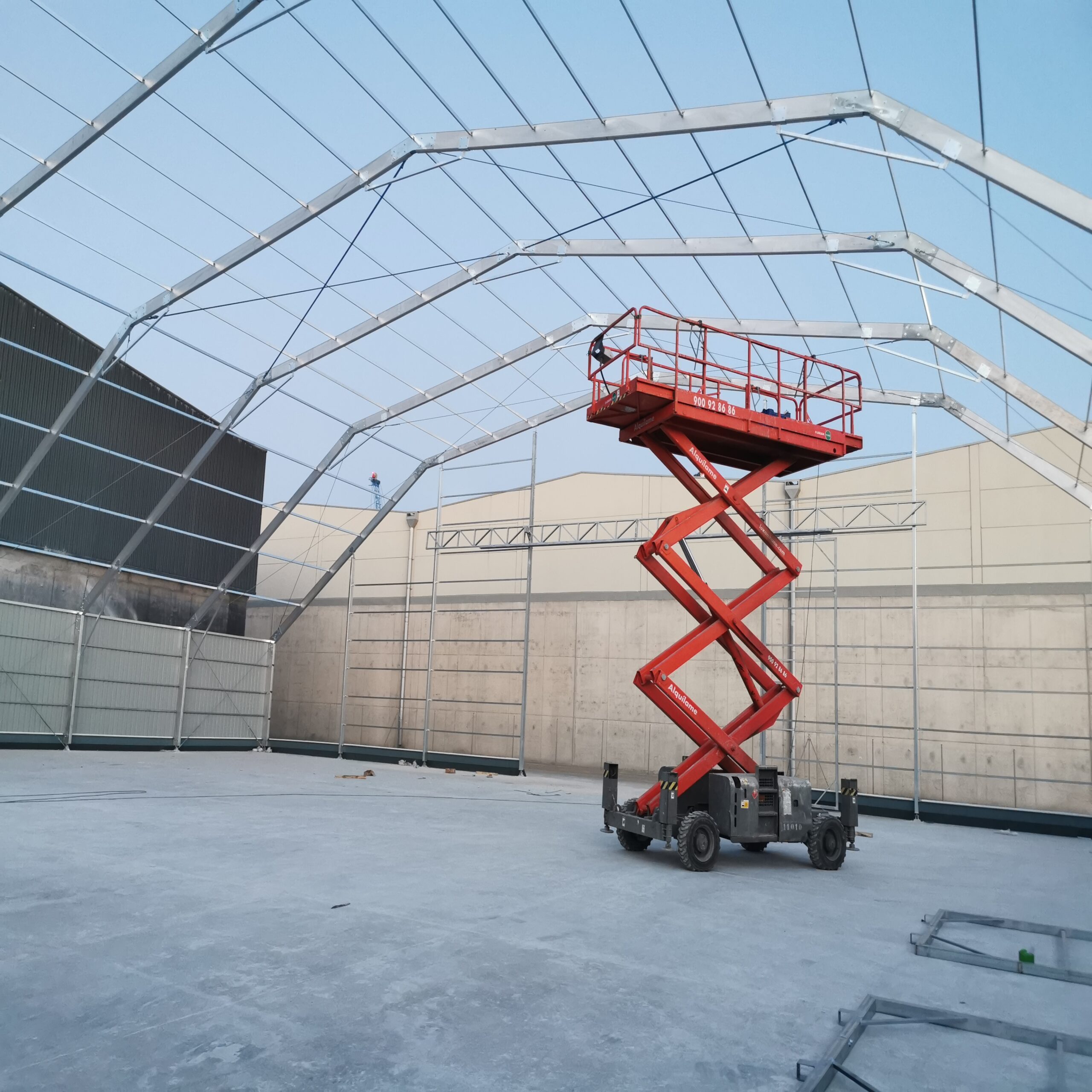 Maquinaria para montaje de carpa
